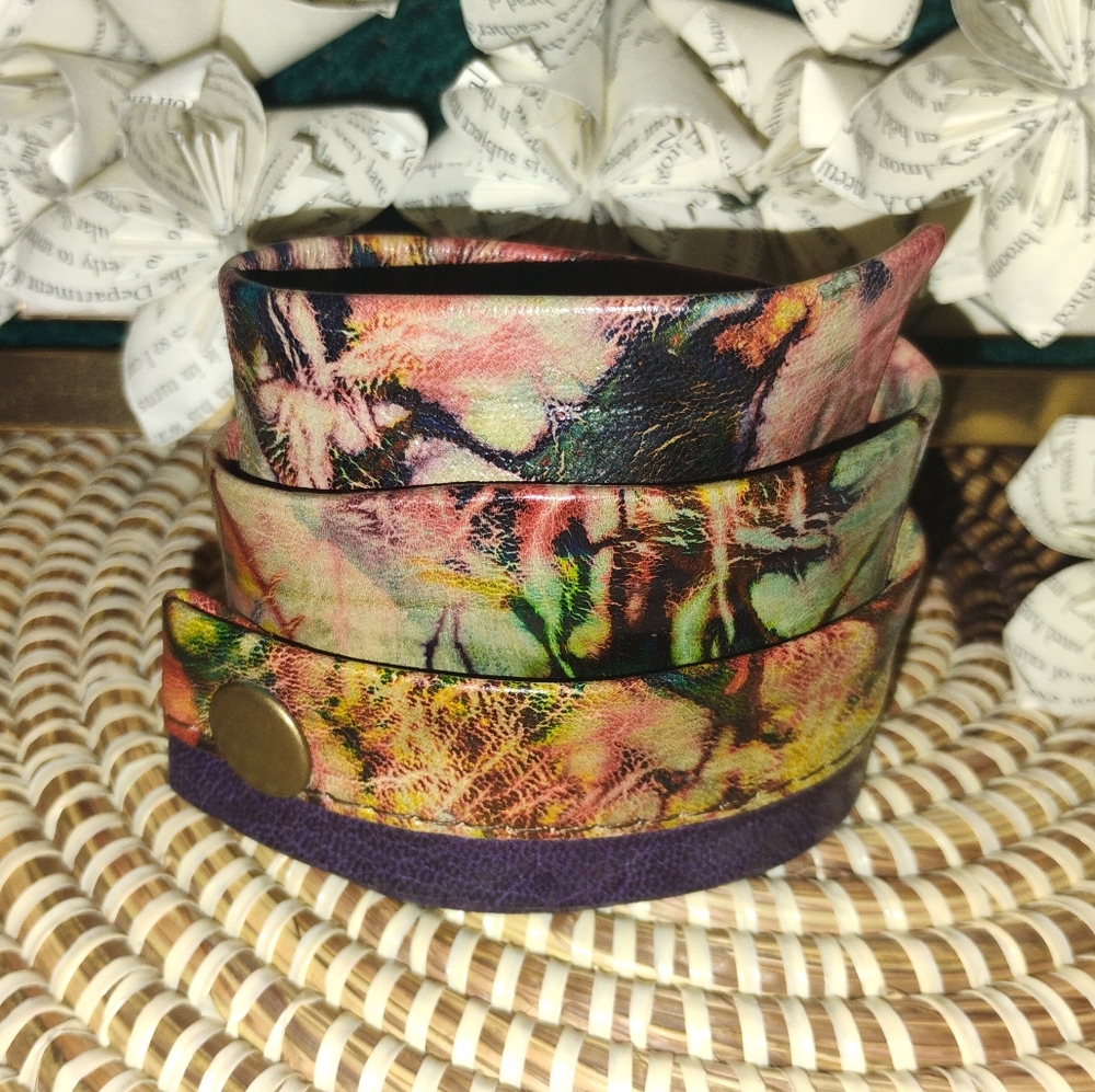 Colorful Abstract Print Leather Cuff Bracelet Purple Multicolor NEW - Picture 13 of 13